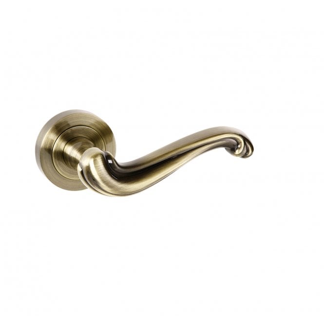 Atlantic Old English Colchester Lever on Round Rose - Antique Brass