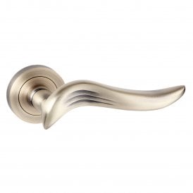 Old English Oxford Lever on Round Rose - Matt Antique Brass