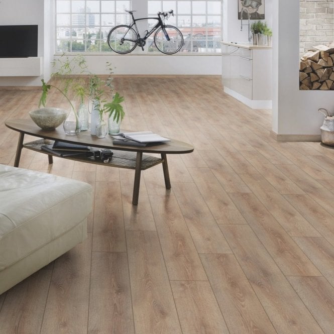 Krono Original Super Natural 8mm Clearwater Oak Laminate Flooring (K057)