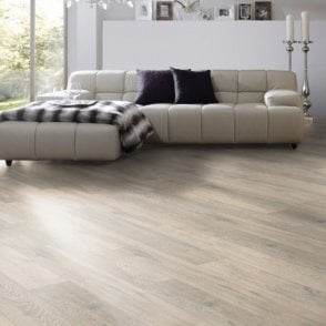 Super Natural 8mm Colorado Oak Laminate Flooring (5543)