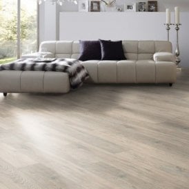 Super Natural 8mm Colorado Oak Laminate Flooring (5543)