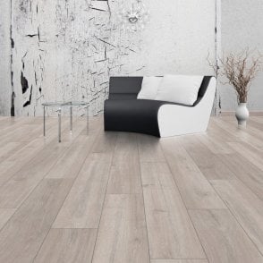 Super Natural 8mm Rockford Oak Laminate Flooring (5946)