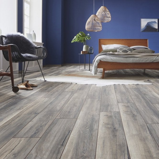 Kronotex  Robusto Villa Harbour Grey Oak Laminate Flooring 12mm (D3572)